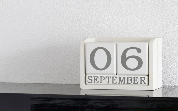 Calendário bloco branco data presente 6 e mês setembro — Fotografia de Stock