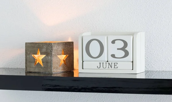 Biały blok kalendarza obecna Data 3 i miesiąca czerwca — Zdjęcie stockowe