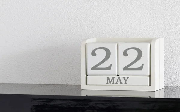 White block calendar present date 22 and month May — Stock Photo, Image