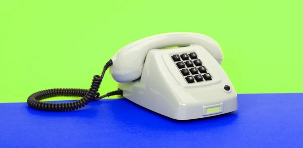 Vintage telefono grigio — Foto Stock