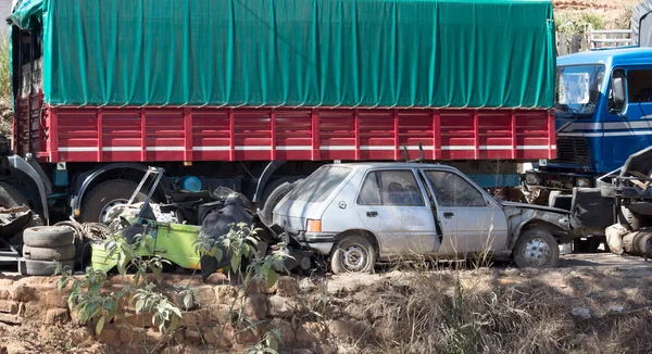 Autós roncstelep Madagaszkáron — Stock Fotó