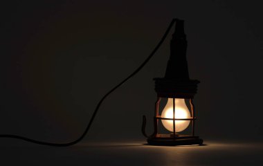 70 'lerden kalma eski model bir ışık.