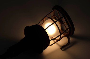 70 'lerden kalma eski model bir ışık.