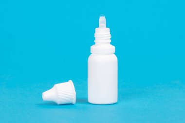 plastik şişe izole