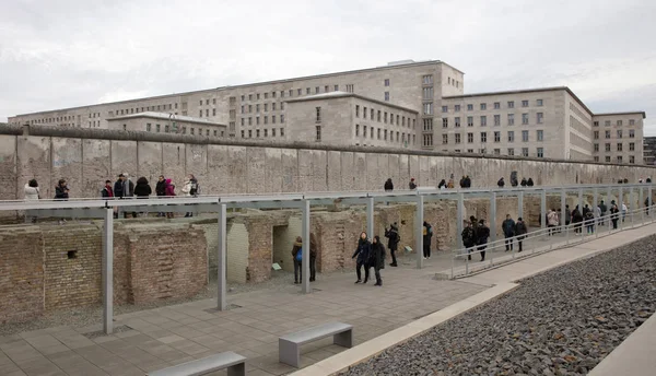 Berlín, Alemania - 30 de diciembre: Edificio en ruinas de la sede de las SS — Foto de Stock