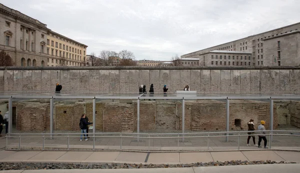 Berlín, Alemania - 30 de diciembre: Edificio en ruinas de la sede de las SS — Foto de Stock