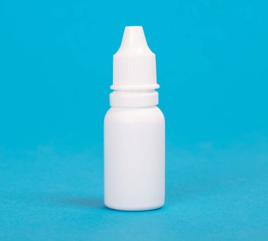 plastik şişe izole