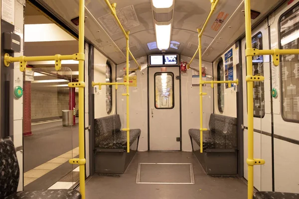 Berlin, Germany on december 31, 2019: Empty BVG subway train U-B — 图库照片