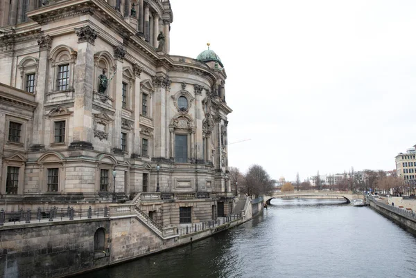 Berlin Germany Januari 2020 Cathedral Seen River Protestant Church Dom — Φωτογραφία Αρχείου