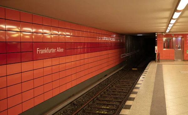 德国柏林 2019年12月30日 Alexanderplatz Bahn车站的信号 德国的U Bahn是欧洲最大的地下网络之一 — 图库照片