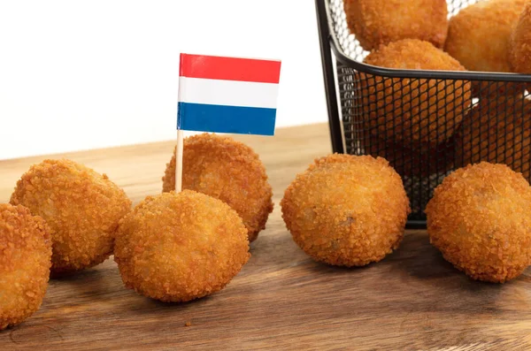 Nederlandse Traditionele Bitterbal Serveerbord Nederlandse Vlag Geïsoleerd — Stockfoto