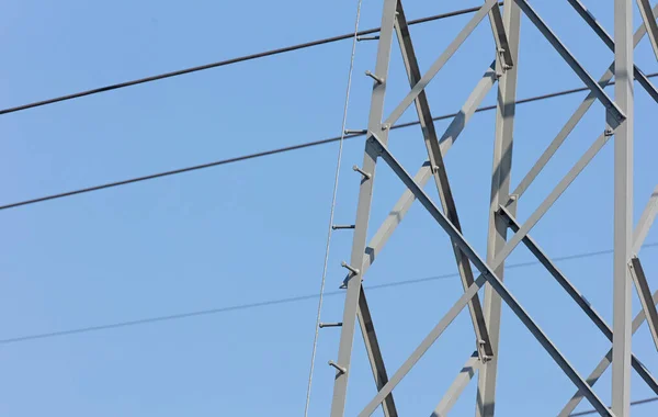 Vysokonapěťový Elektrický Sloup Proti Modré Obloze Hromosvodem Nizozemsko — Stock fotografie