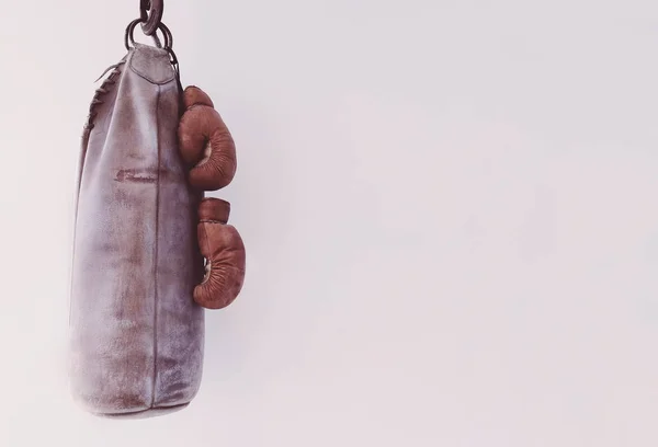 Boks eldivenli ağır çanta