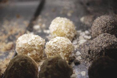 Vanilyalı tatlı ve çikolatalı börek