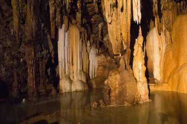 khao wang thong cave