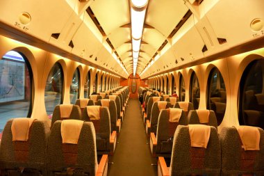 Hızlı tren'ın kabin Nankai şirketin modern ve rahat olduğunu. Kansai Uluslararası Havaalanı'na Osaka city arasında bu tren yolculuğu.