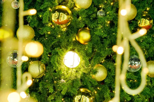 Wazig Van Kerstverlichting Kerstboom Achtergrond — Stockfoto