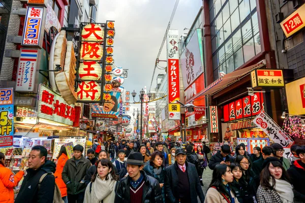 日本大阪 2019年1月16日 风景景观和日本有趣的标志在信塞凯地区与人群和游客 新赛凯地区是大阪旅游热点之一 — 图库照片
