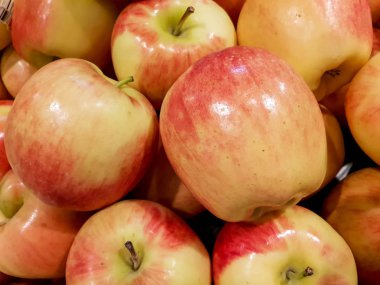 Kaliforniya kırmızı elma arkaplan ve duvar kağıdı yakın ve kırpın.