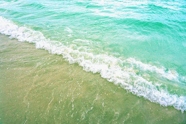 Світлова Хвиля Красиве Зелене Море Простором Текстів Пляжному Тлі — стокове фото