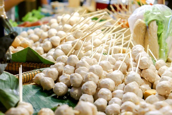 Gedämpfte Schweinebällchen Stehen Regal Zum Verkauf Auf Dem Markt — Stockfoto