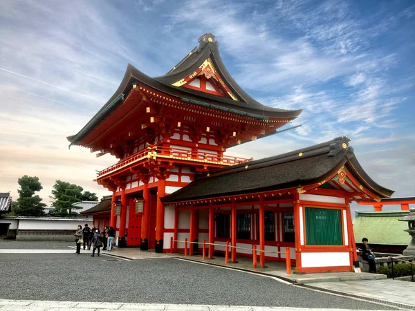 Kyoto Japonya Ocak 2017 Büyük Tapınak Kapısı Ziyaretçilerin Fushimi Inari — Stok fotoğraf