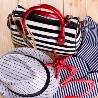 Denizde yaz tatili için nesneleri