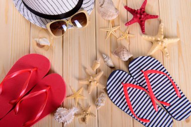 Denizde yaz tatili için nesneleri