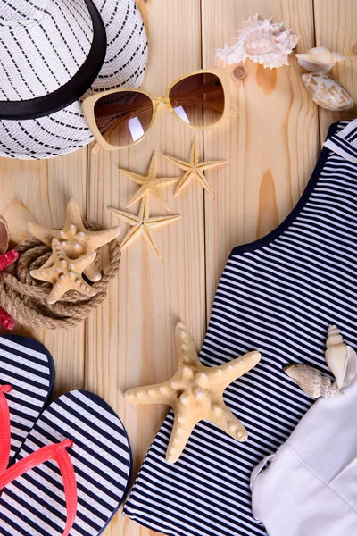 Denizde yaz tatili için nesneleri