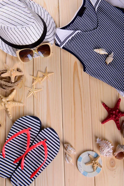 Denizde yaz tatili için nesneleri