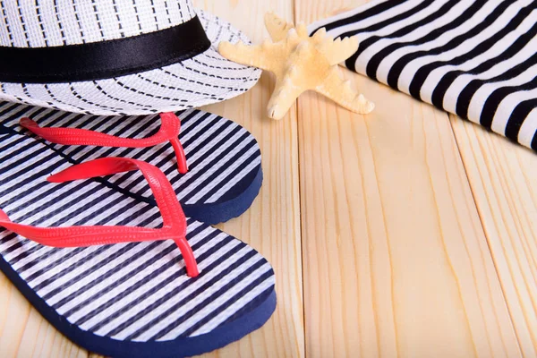 Denizde yaz tatili için nesneleri