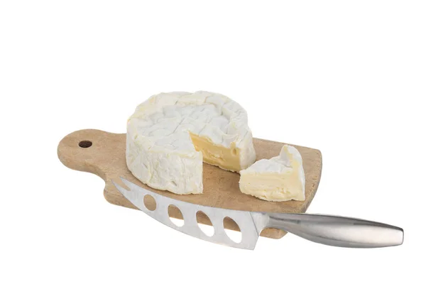 Camembert Auf Schneidebrett Mit Messer — Stockfoto