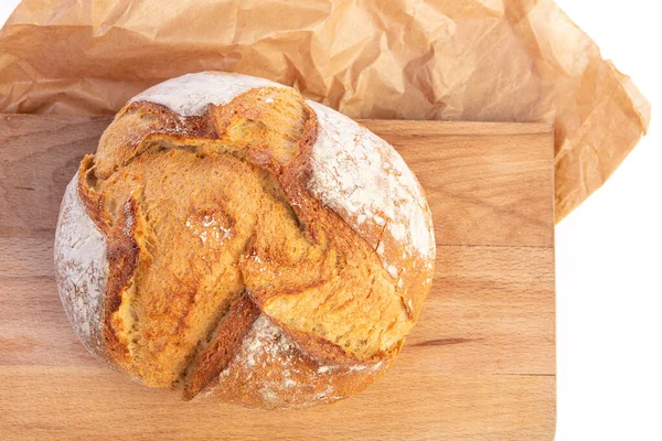 Традиційний Круглий Хліб Ріжучою Дошкою Білому Тлі — стокове фото