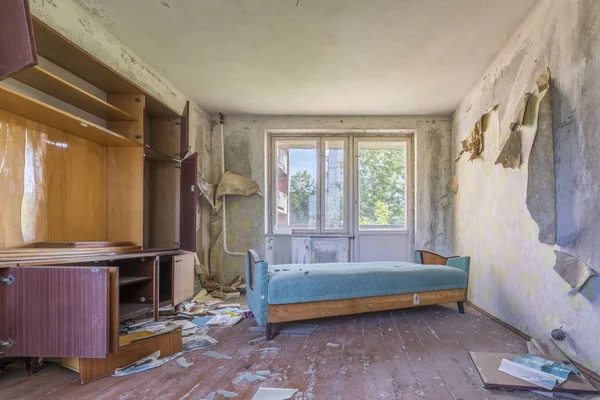 Заброшенная квартира в Припяти — стоковое фото