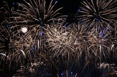 güzel yeni yıl havai fişek uygun bir arka plan veya soyut olarak