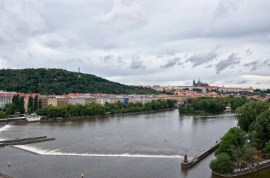 Çek Cumhuriyeti. Prag. Prag'da Vltava Nehri'nin görünümü.