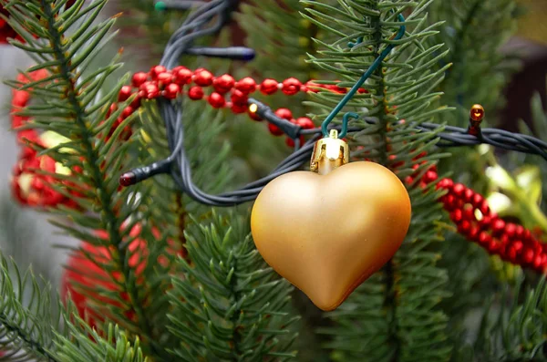 Corazón Dorado Juguete Árbol Navidad — Foto de Stock