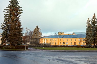 Karelya. Petrozavodsk. Lenin Petrozavodsk şehir içinde Anıtı. 14 Kasım 2017