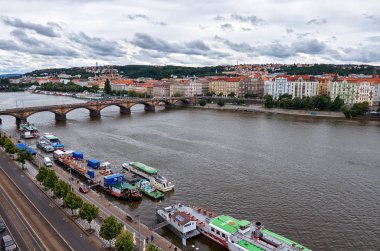 Çek Cumhuriyeti. Prag. Köprüler Prag Vltava Nehri üzerinde. 17 Haziran 2016.