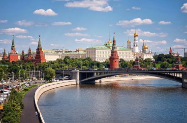 Rusya. Moskova. Kremlin zemin üzerine Moskova Nehri. 20 Haziran 2016.