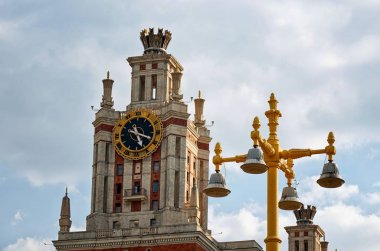 Rusya. Moskova. Moskova Devlet Üniversitesi Moskova'da binanın mimari unsurları. 20 Haziran 2016.