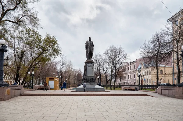 Rusia Moscú Monumento Poeta Dramaturgo Alexander Sergeevich Griboyedov Chistoprudny Boulevard — Foto de Stock