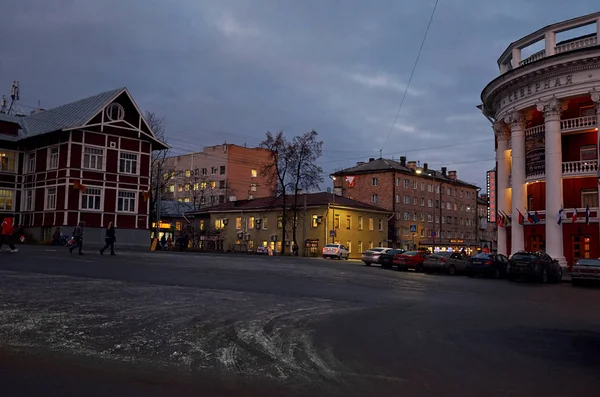 Rusya Karelya Petrozavodsk Geceleri Sokak Petrozavodsk Kasım 2017 — Stok fotoğraf