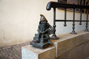 Polonya. Wroclaw. Wroclaw GNOME bronz heykelcik. 20 Şubat 2018