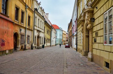 Polonya. Krakow. Krakow şehrinin evleri ve caddeleri. Şehir manzarası. 21 Şubat 2018