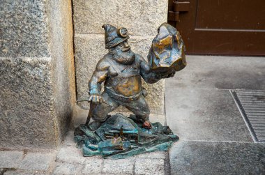 Polonya. Wroclaw. Wroclaw GNOME bronz heykelcik. 20 Şubat 2018