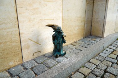 Polonya. Wroclaw. Wroclaw GNOME bronz heykelcik. 20 Şubat 2018