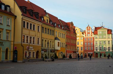 Polonya. Wroclaw evleri ve Wroclaw şehrinin sokakları. Cityscape. 20 Şubat 2018