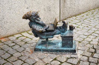 Polonya. Wroclaw. Wroclaw GNOME bronz heykelcik. 20 Şubat 2018