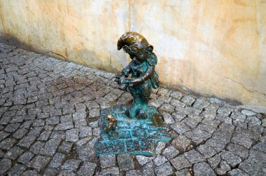 Polonya. Wroclaw. Wroclaw GNOME bronz heykelcik. 20 Şubat 2018